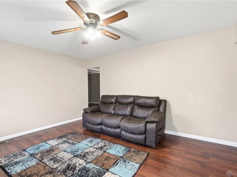 98 Millard Drive, Franklin, OH 45005 Photo 8