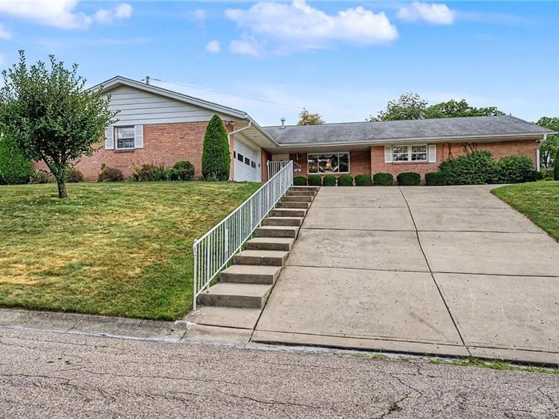 6301 Blossom Park Drive, West Carrollton, OH 45449 Photo 2