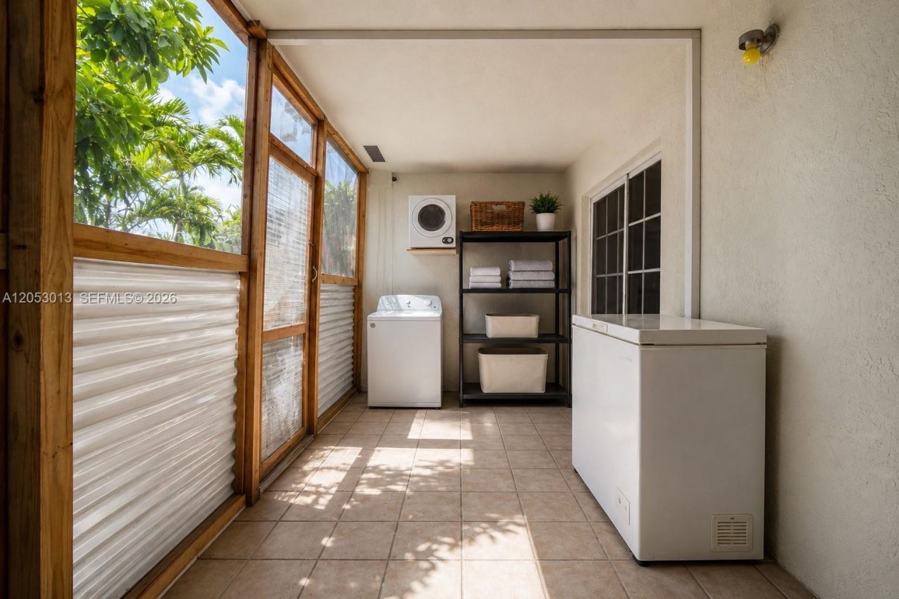 940 NE 212th Ter , Unit 940-01, Miami, FL 33179 Photo
