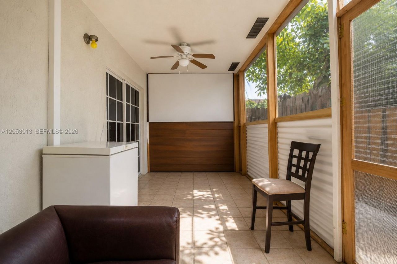 940 NE 212th Ter , Unit 940-01, Miami, FL 33179 Photo
