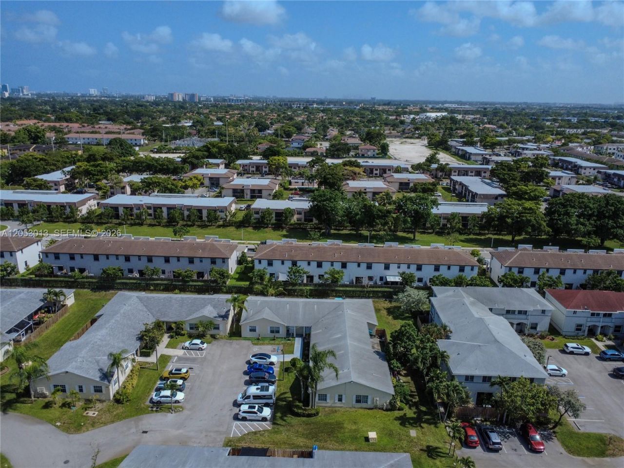 940 NE 212th Ter , Unit 940-01, Miami, FL 33179 Photo