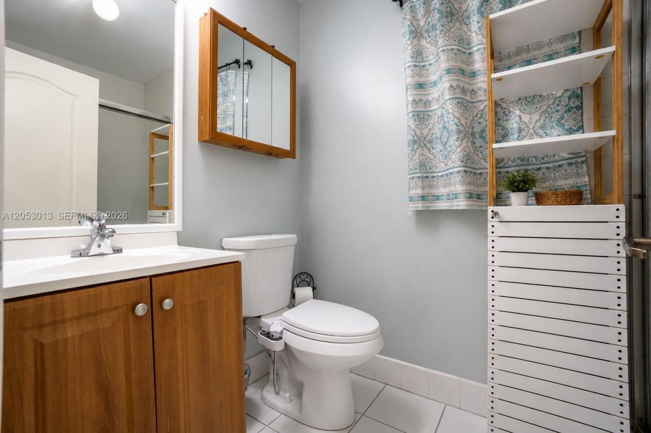 940 NE 212th Ter , Unit 940-01, Miami, FL 33179 Photo