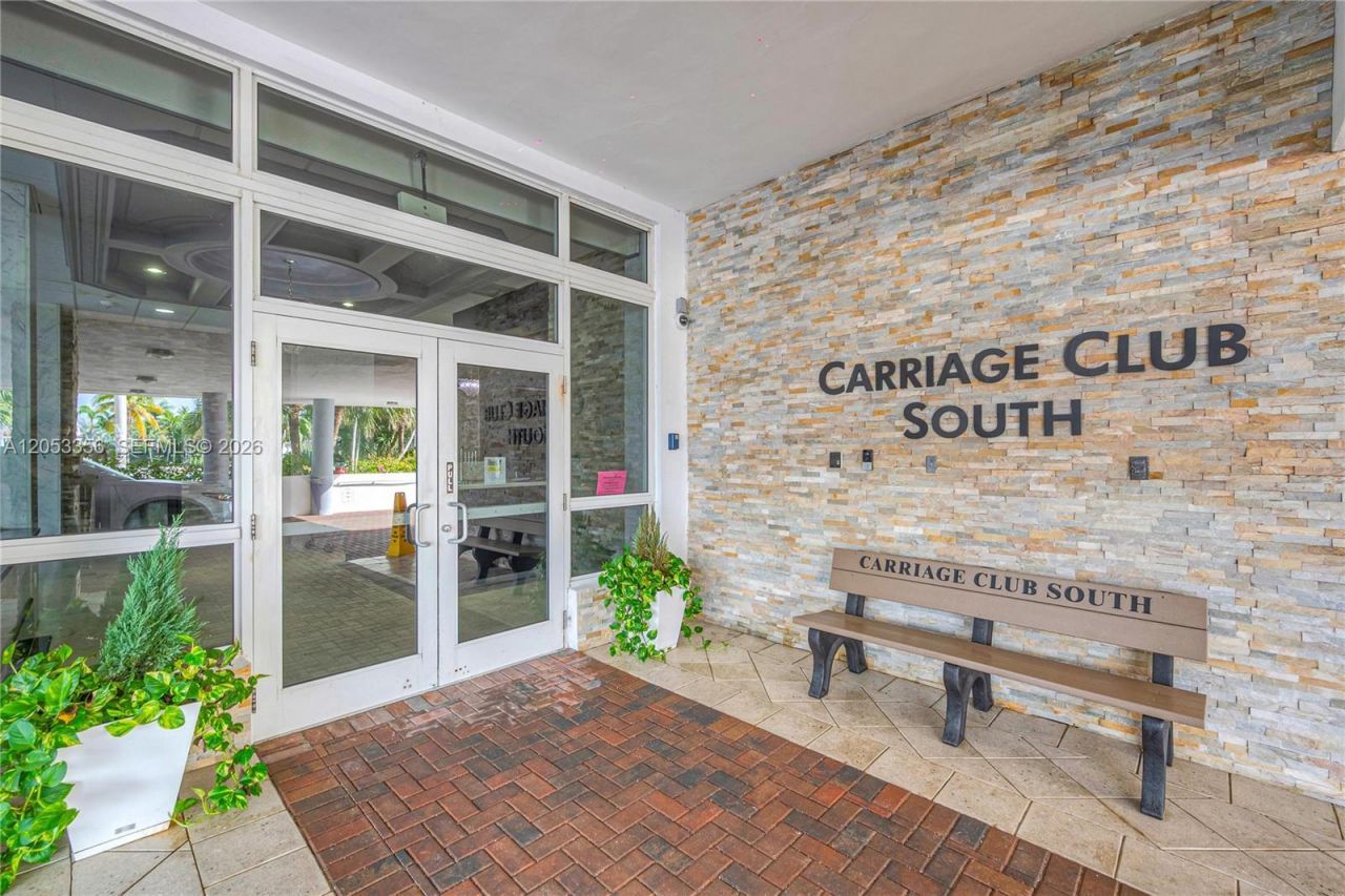 5001 Collins Ave , Unit 4E, Miami Beach, FL 33140 Photo