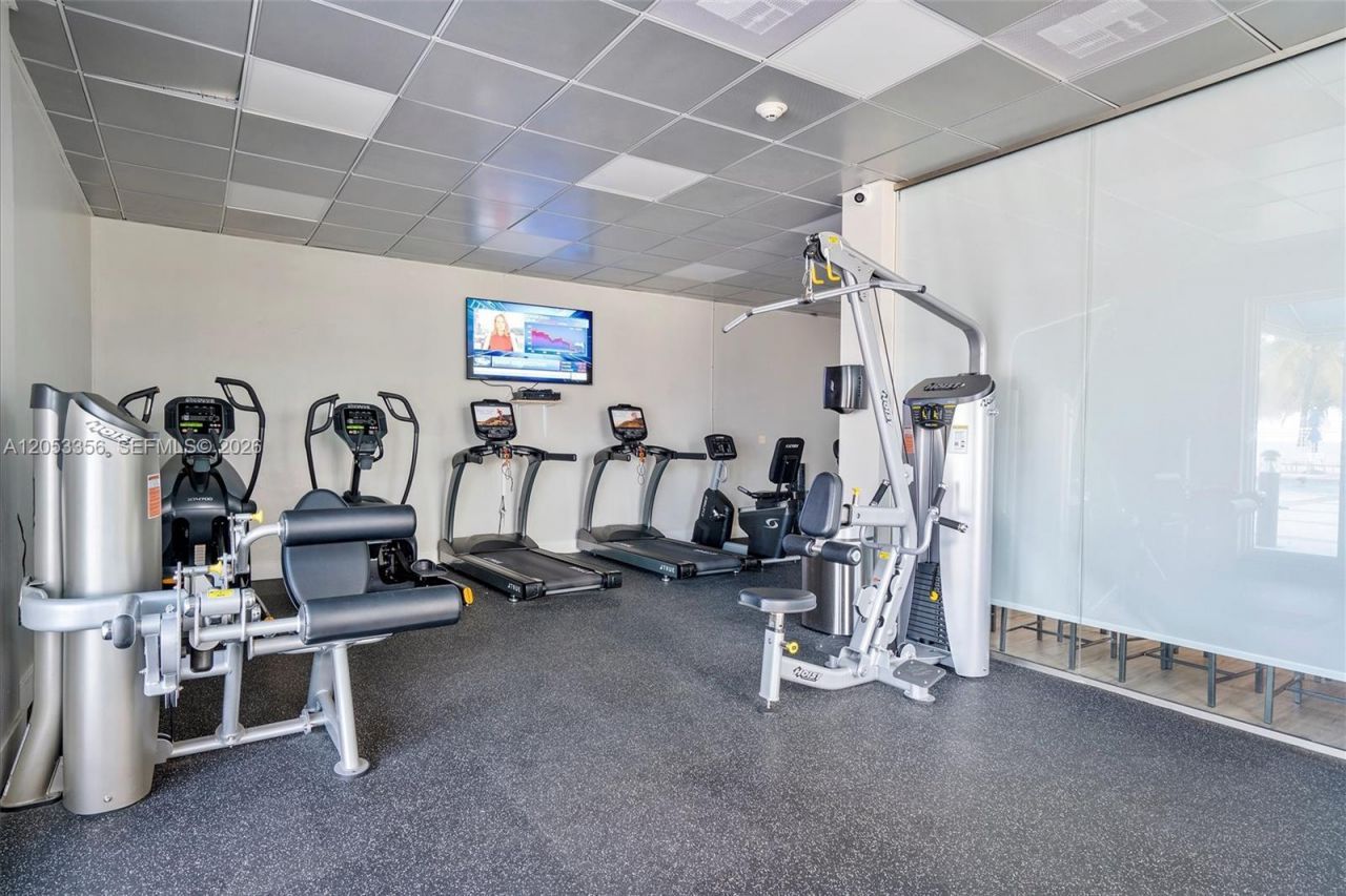 5001 Collins Ave , Unit 4E, Miami Beach, FL 33140 Photo