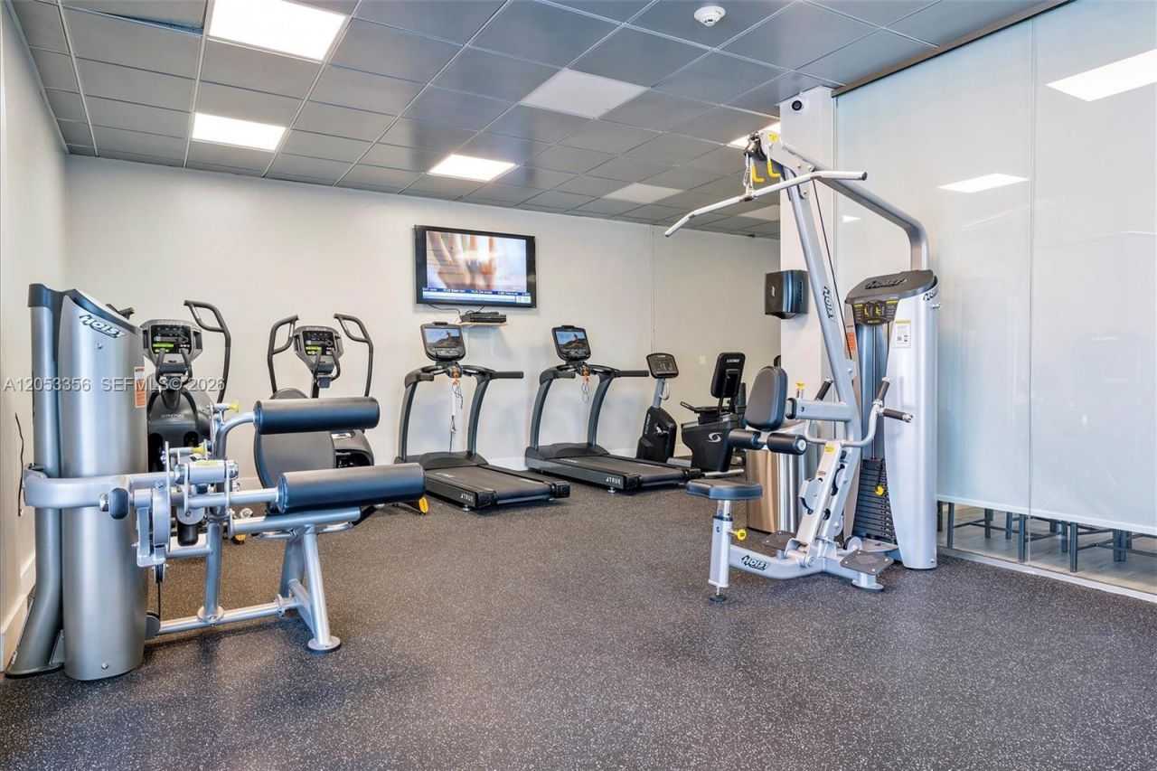 5001 Collins Ave , Unit 4E, Miami Beach, FL 33140 Photo