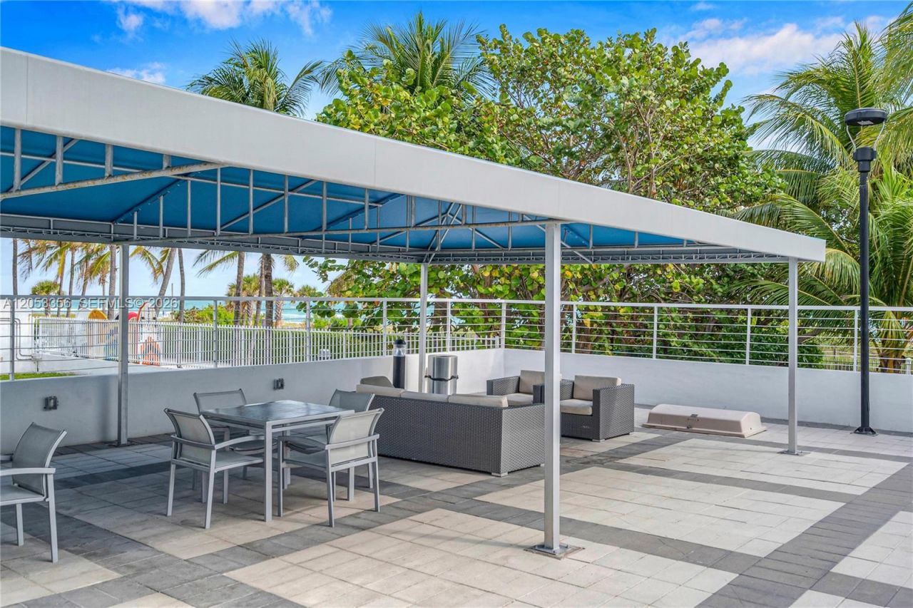 5001 Collins Ave , Unit 4E, Miami Beach, FL 33140 Photo
