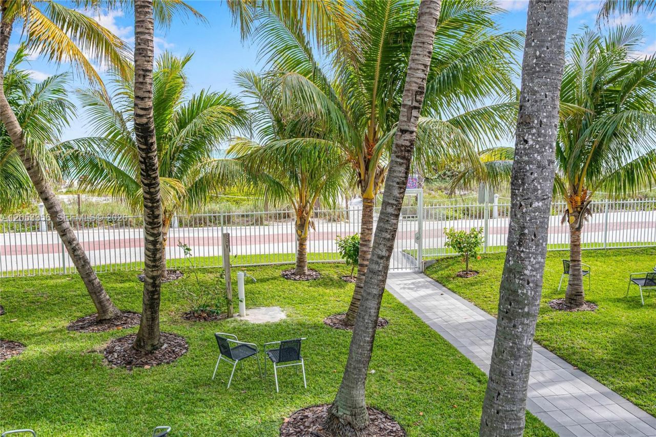 5001 Collins Ave , Unit 4E, Miami Beach, FL 33140 Photo