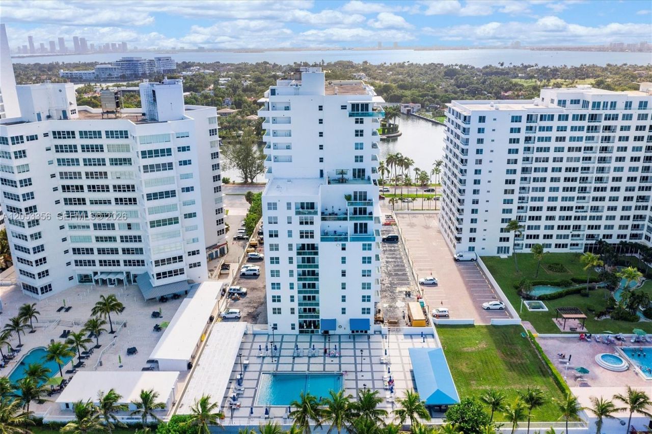 5001 Collins Ave , Unit 4E, Miami Beach, FL 33140 Photo
