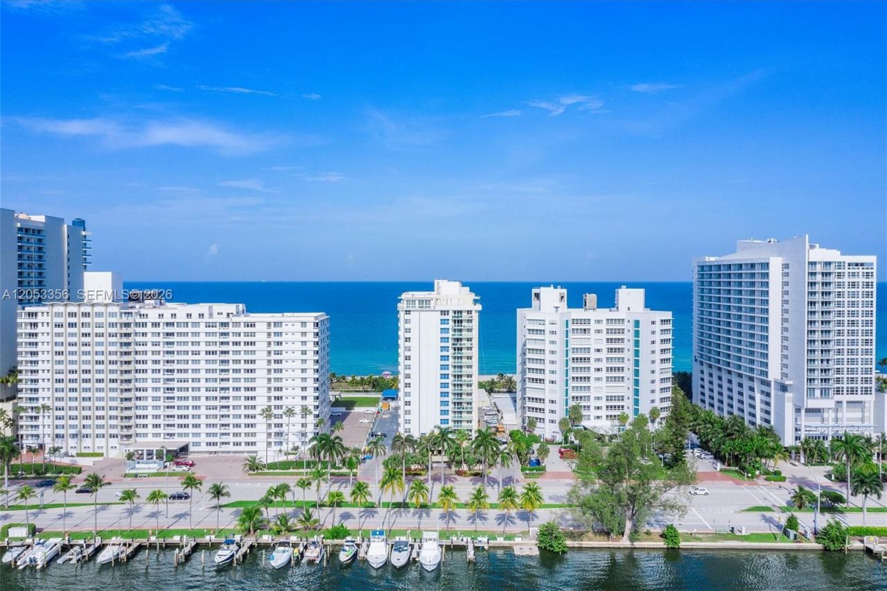 5001 Collins Ave , Unit 4E, Miami Beach, FL 33140 Photo