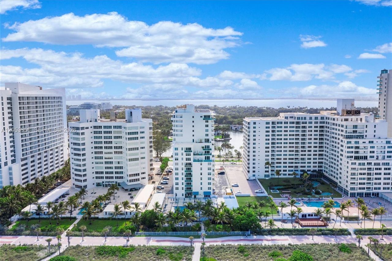 5001 Collins Ave , Unit 4E, Miami Beach, FL 33140 Photo