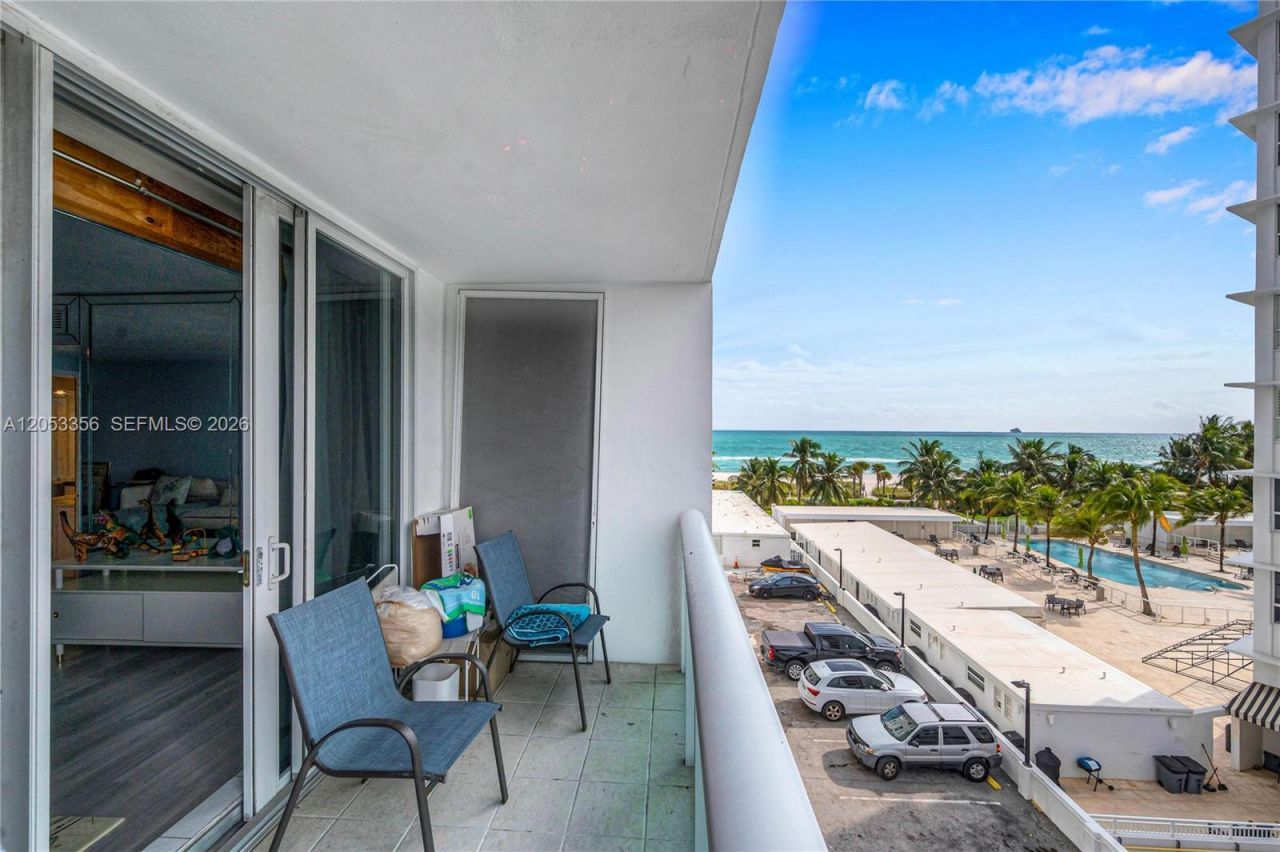 5001 Collins Ave , Unit 4E, Miami Beach, FL 33140 Photo