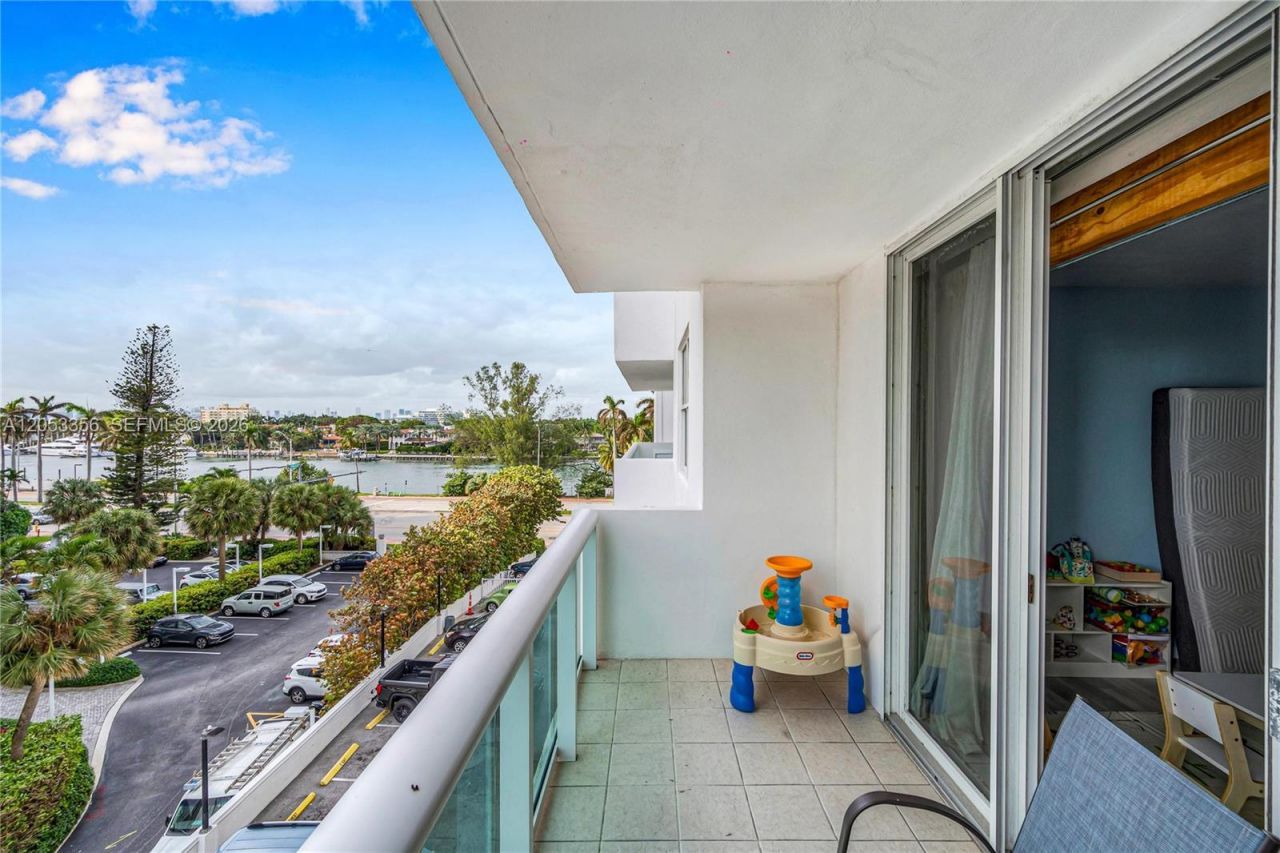 5001 Collins Ave , Unit 4E, Miami Beach, FL 33140 Photo