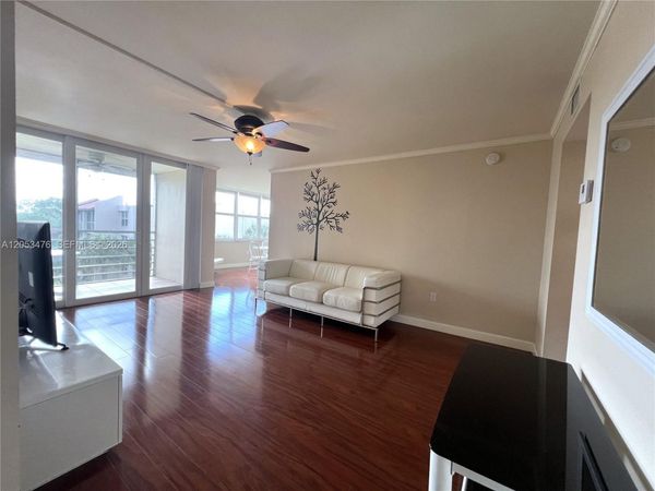 9451 Evergreen Pl , Unit 407, Davie, FL 33324