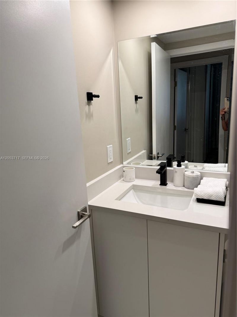 10185 Collins Ave , Unit 1220, Bal Harbour, FL 33154 Photo