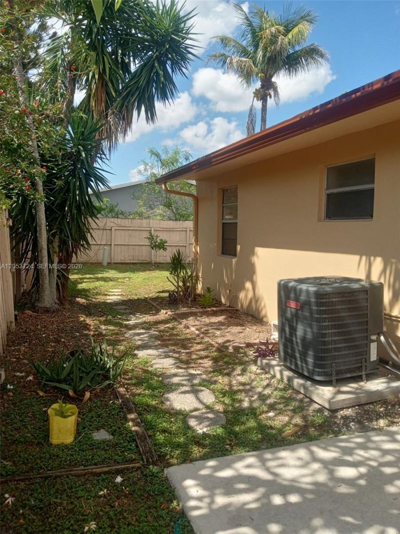 6123 SW 4th Pl , Margate, FL 33068 Photo