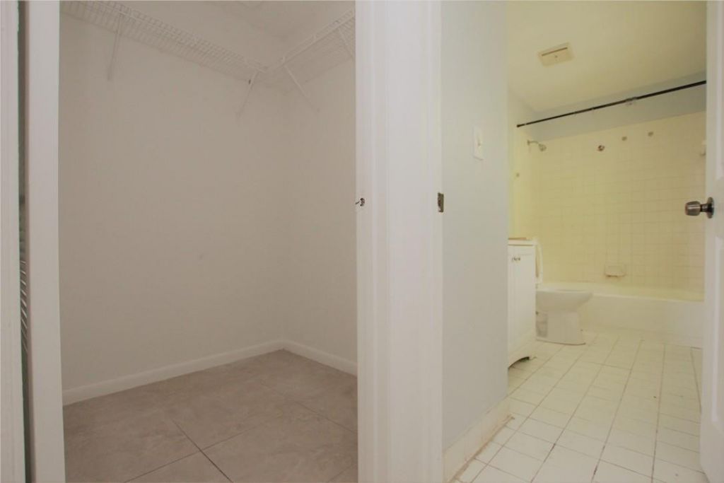 3413 NW 44th Street, Unit 201, Lauderdale Lakes, FL 33309 Photo