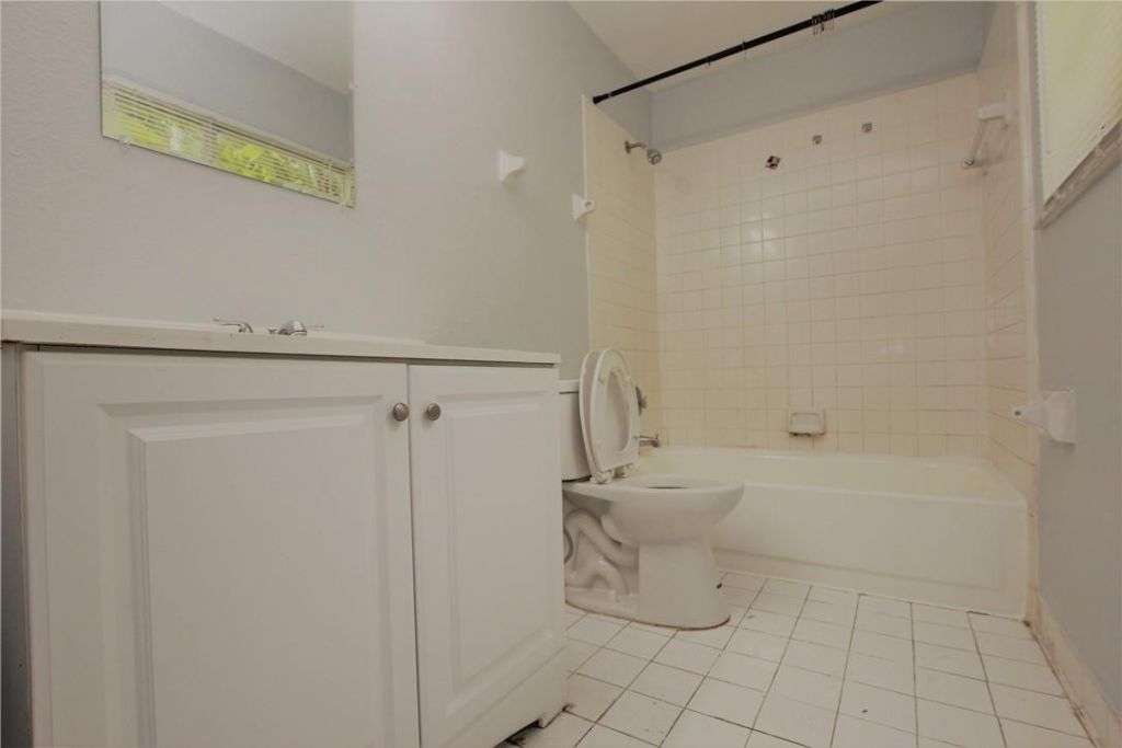 3413 NW 44th Street, Unit 201, Lauderdale Lakes, FL 33309 Photo
