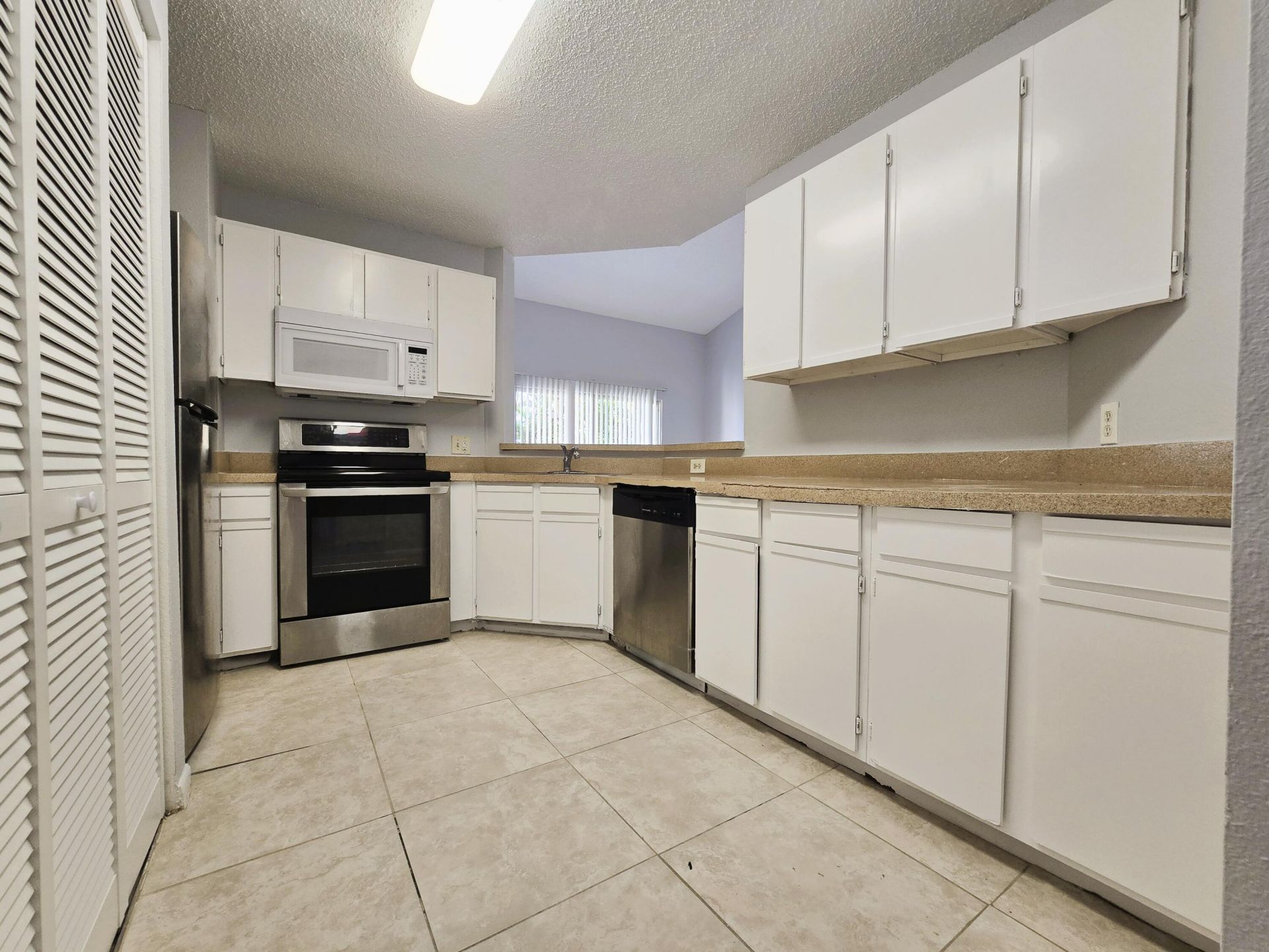 3413 NW 44th Street, Unit 201, Lauderdale Lakes, FL 33309 Photo
