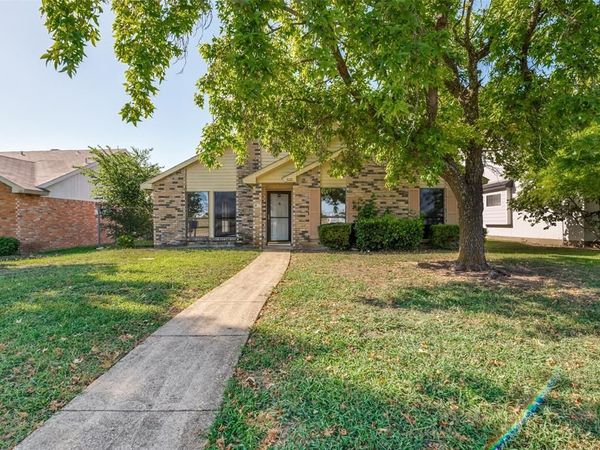 805 Whitney Street, Cedar Hill, TX 75104