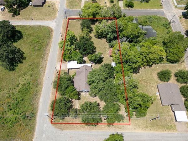 211 S Olive Street, Grapeland, TX 75844