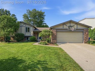 3056 Rolling Green Circle S, Rochester Hills, MI 48309