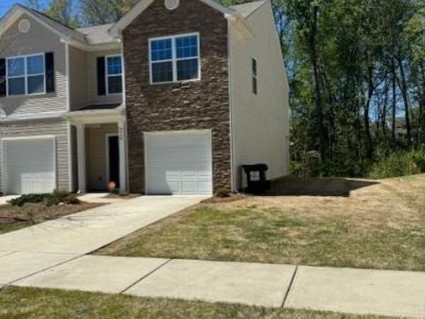 6049 Guildford Hill Lane E, Charlotte, NC 28215