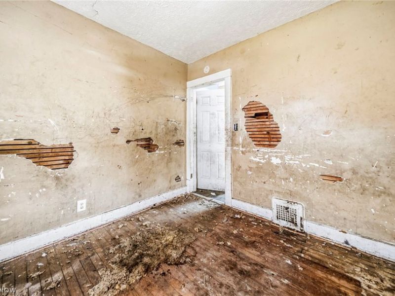 12020 Parkview Avenue, Cleveland, OH 44120 Photo 17