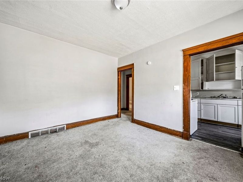 9920 Olivet Avenue, Cleveland, OH 44108 Photo 24