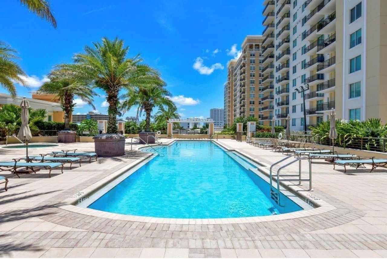 800 N Tamiami Trail , Unit 205, Sarasota, FL 34236 Photo