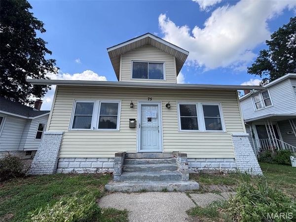 75 Eckhard Avenue , Wood River, IL 62095