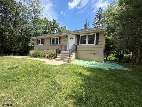 40 Ridge Rd, Mount Olive, NJ 07828