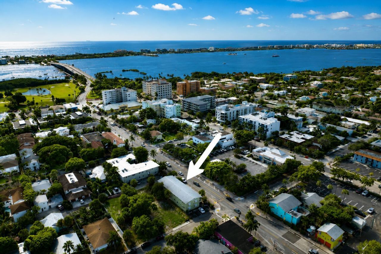 220 Lucerne Avenue, Unit 4, Lake Worth Beach, FL 33460 Photo