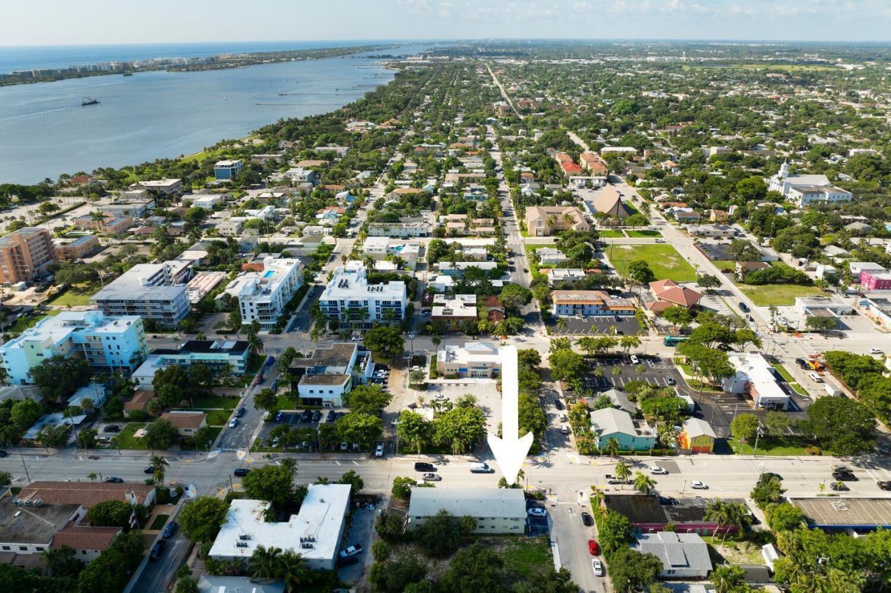 220 Lucerne Avenue, Unit 4, Lake Worth Beach, FL 33460 Photo