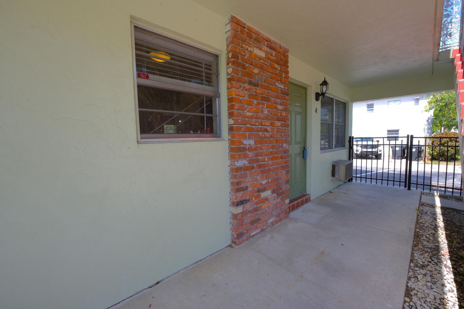 220 Lucerne Avenue, Unit 4, Lake Worth Beach, FL 33460 Photo
