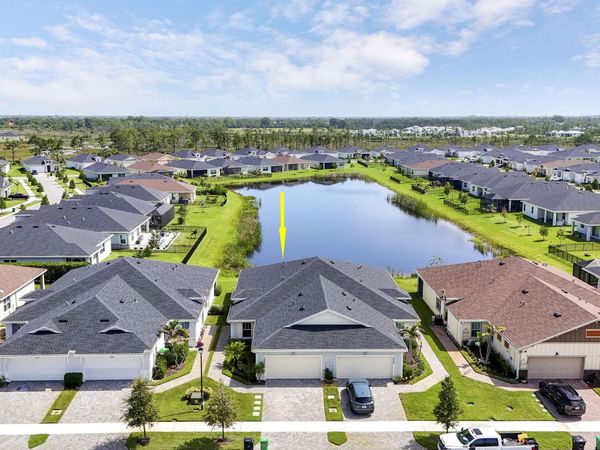 1960 SE Crosswood Way, Port St. Lucie, FL 34984