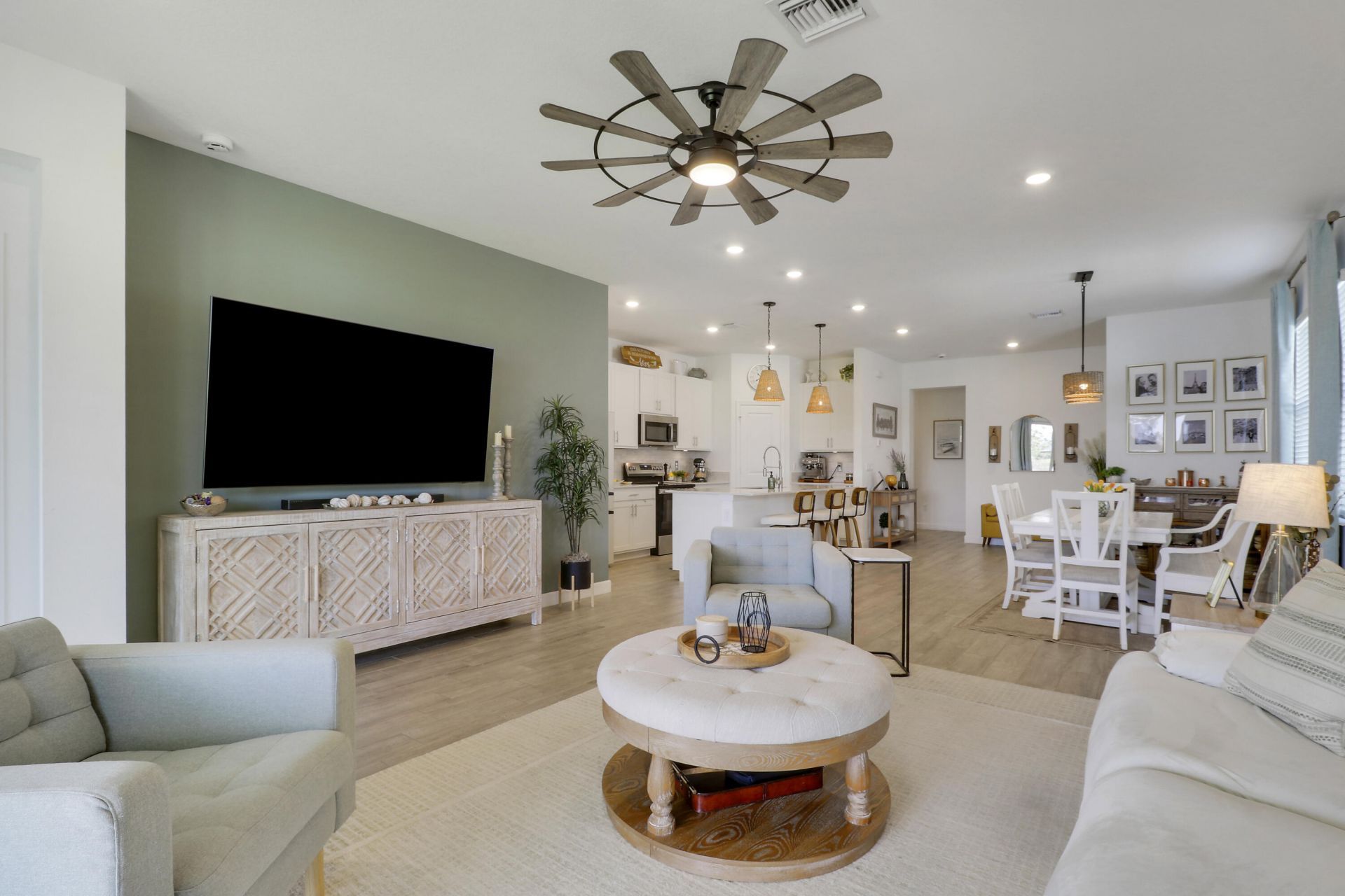 1960 SE Crosswood Way, Port Saint Lucie, FL 34984 Photo