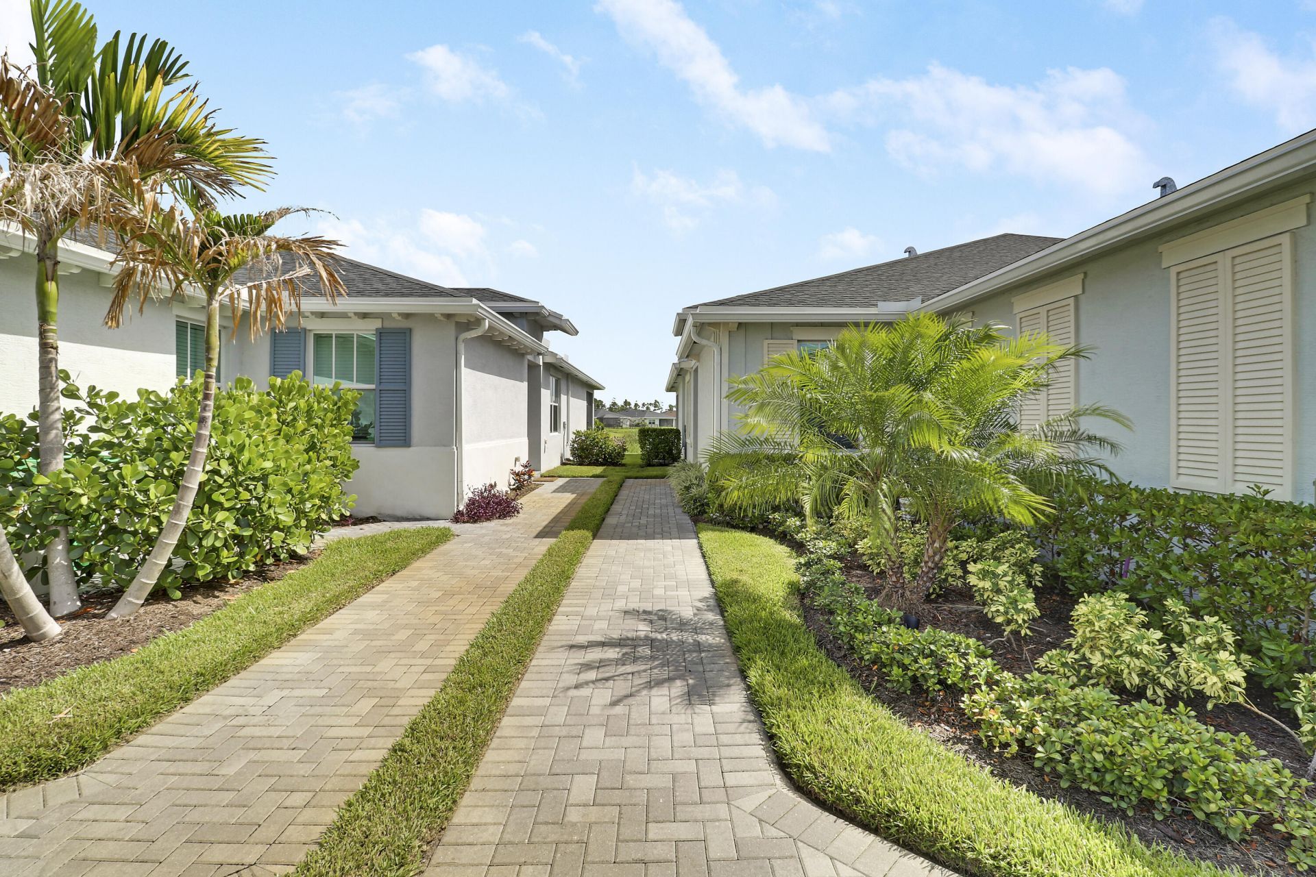 1960 SE Crosswood Way, Port Saint Lucie, FL 34984 Photo