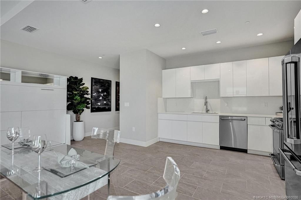 41 Seminole SW Street, Unit Apt #209, Stuart, FL 34994 Photo