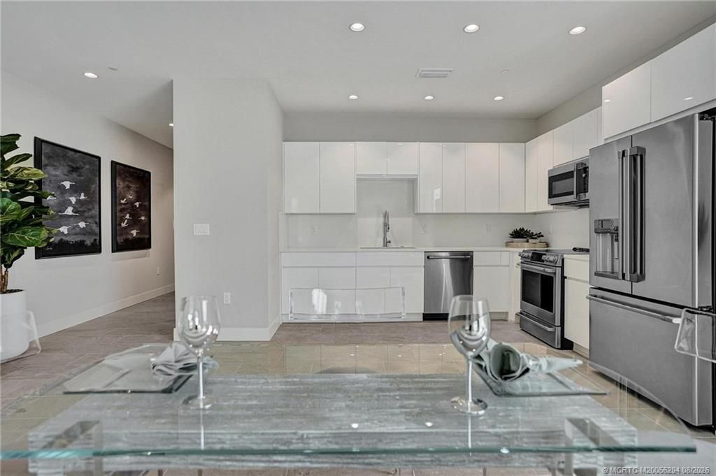 41 Seminole SW Street, Unit Apt #209, Stuart, FL 34994 Photo