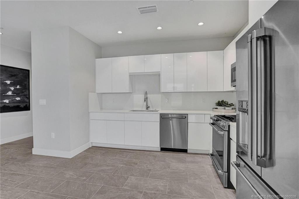 41 Seminole SW Street, Unit Apt #209, Stuart, FL 34994 Photo