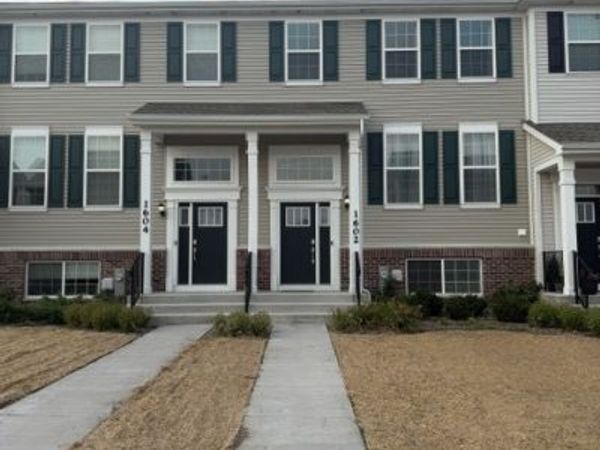1602 Neubauer Circle, Unit 1203, Lindenhurst, IL 60046