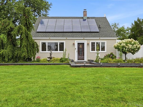 16 Harrow Lane, Levittown, NY 11756
