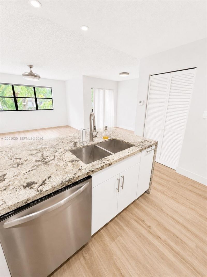 530 S Park Rd , Unit 24-11, Hollywood, FL 33021 Photo
