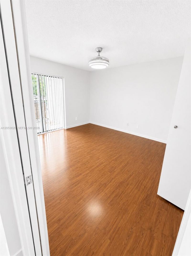 530 S Park Rd , Unit 24-11, Hollywood, FL 33021 Photo