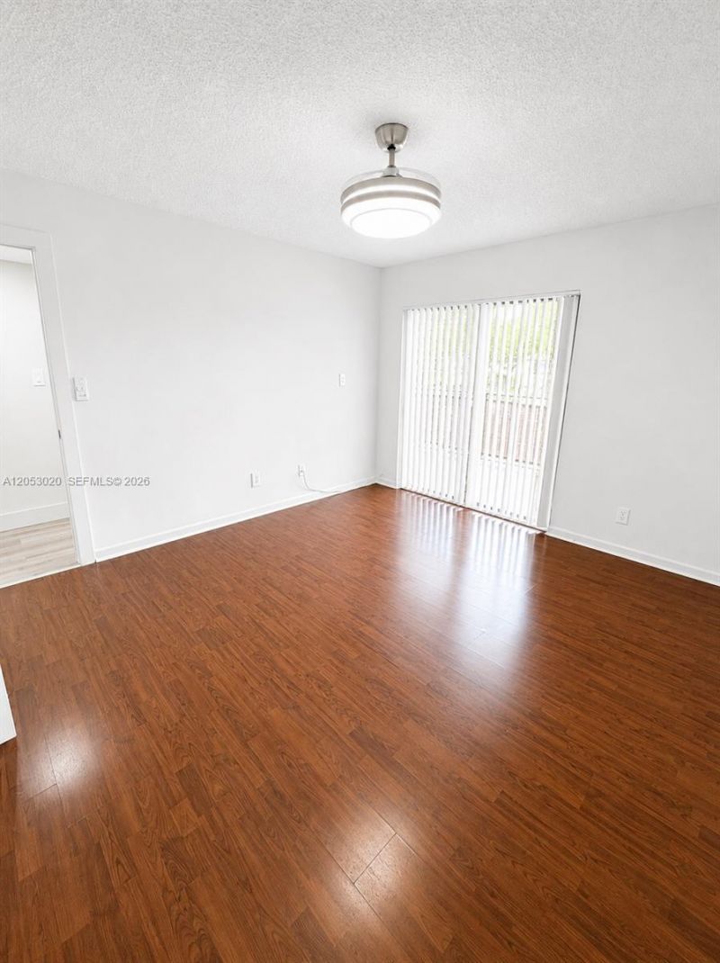 530 S Park Rd , Unit 24-11, Hollywood, FL 33021 Photo