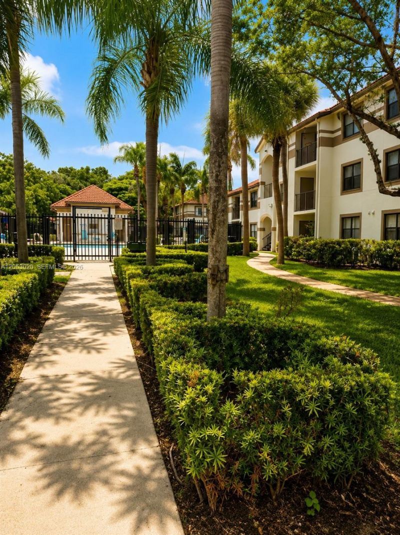 530 S Park Rd , Unit 24-11, Hollywood, FL 33021 Photo