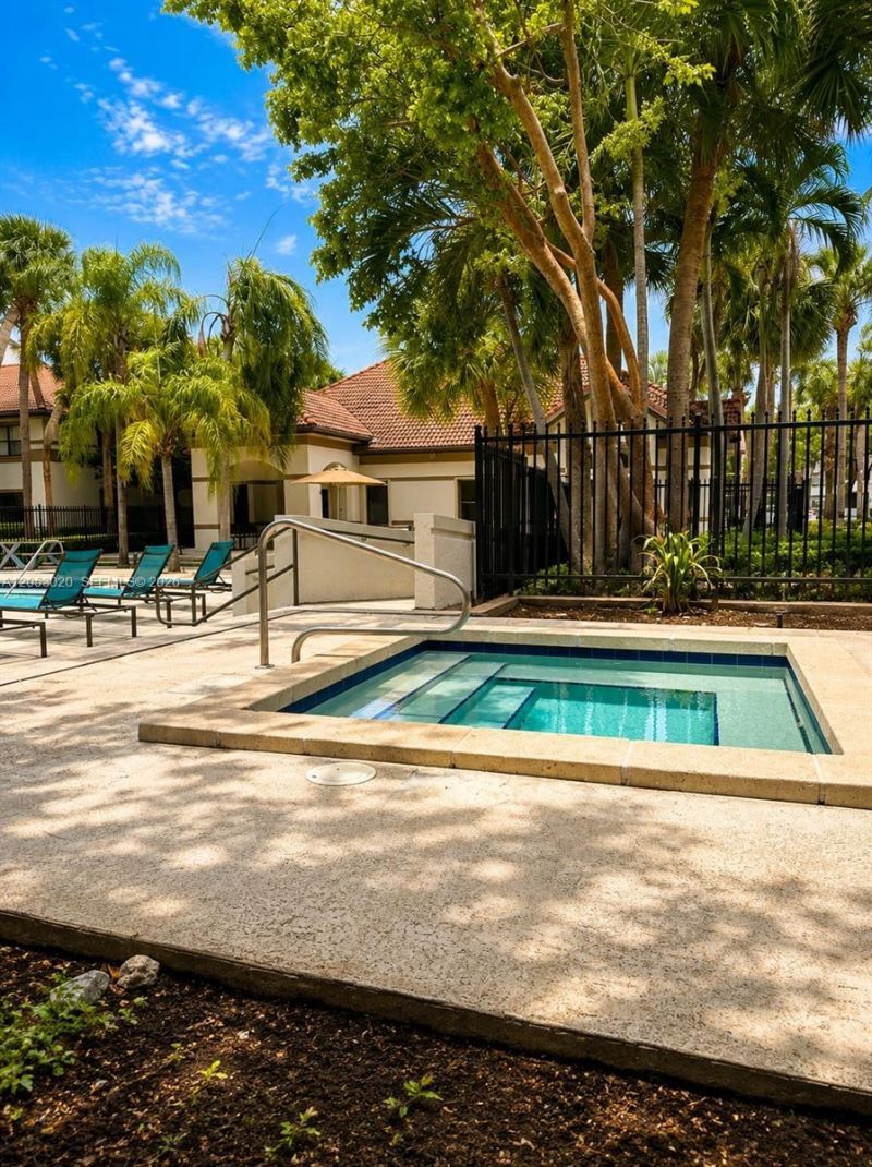 530 S Park Rd , Unit 24-11, Hollywood, FL 33021 Photo