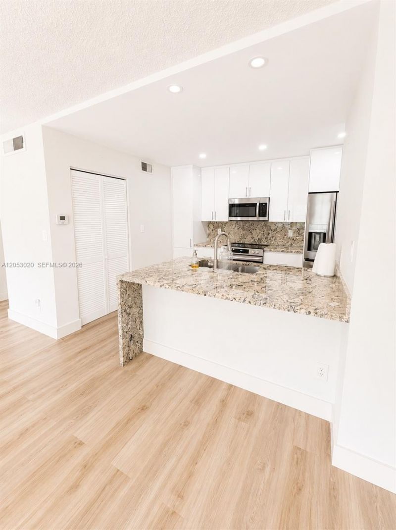 530 S Park Rd , Unit 24-11, Hollywood, FL 33021 Photo