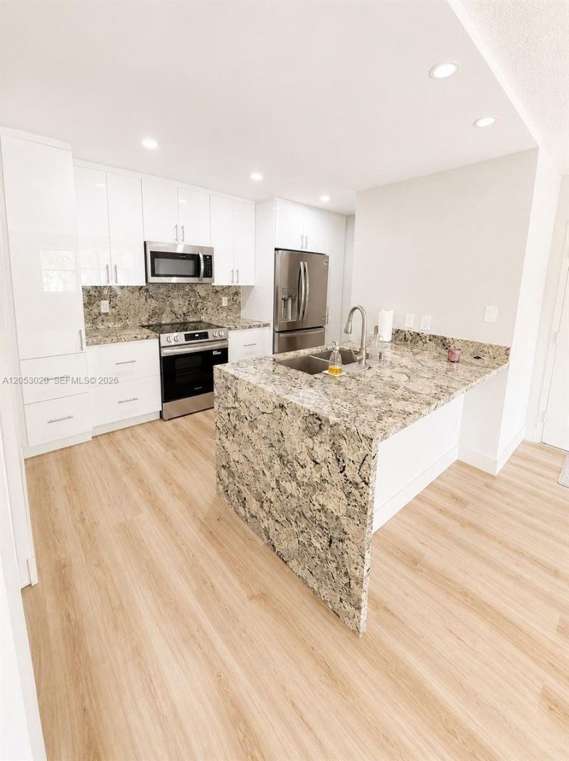 530 S Park Rd , Unit 24-11, Hollywood, FL 33021 Photo