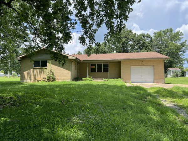 535 E Jefferson Street , Niangua, MO 65713